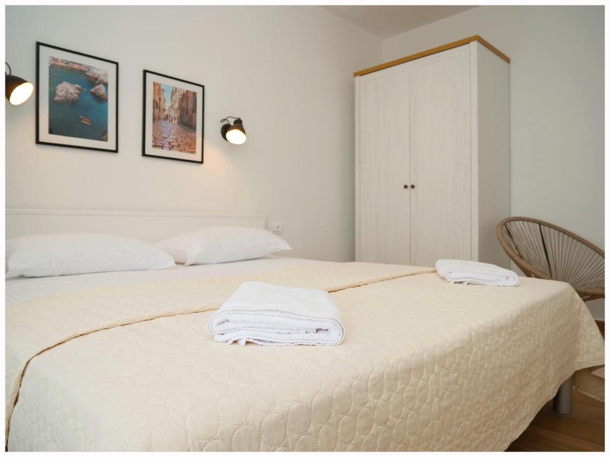 Apartmani Makelja Primošten Exteriör bild